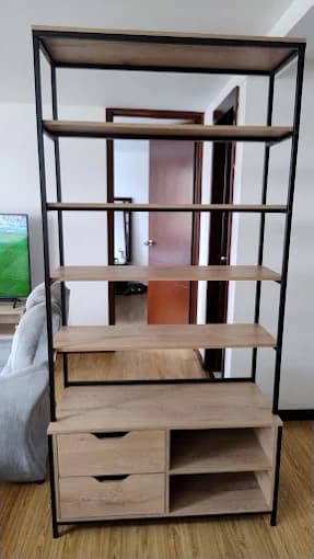 Biblioteca con escritorio y cajones completamente armada